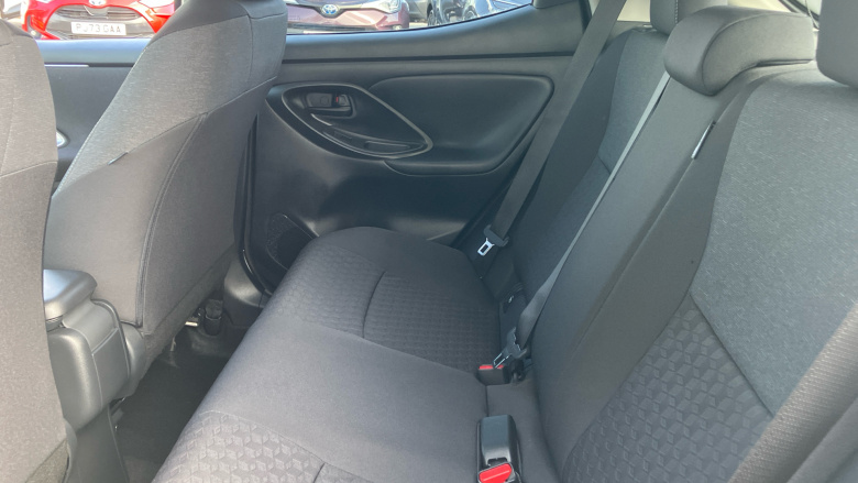 Toyota Yaris 1.5 Hybrid Design 5dr CVT Hybrid Hatchback